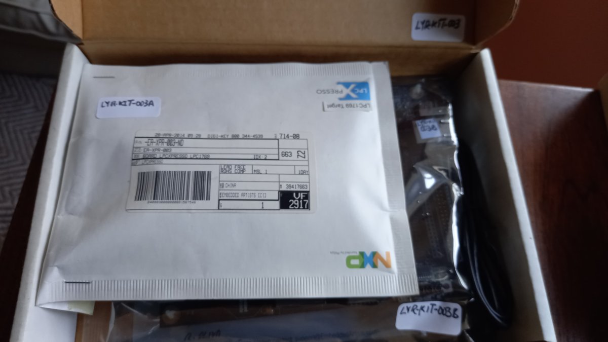 Conjunto LPCXpresso LPC1769: base board EA-XPR-021 + LPC1769 CPU board, 2014, vendidos en conjunto