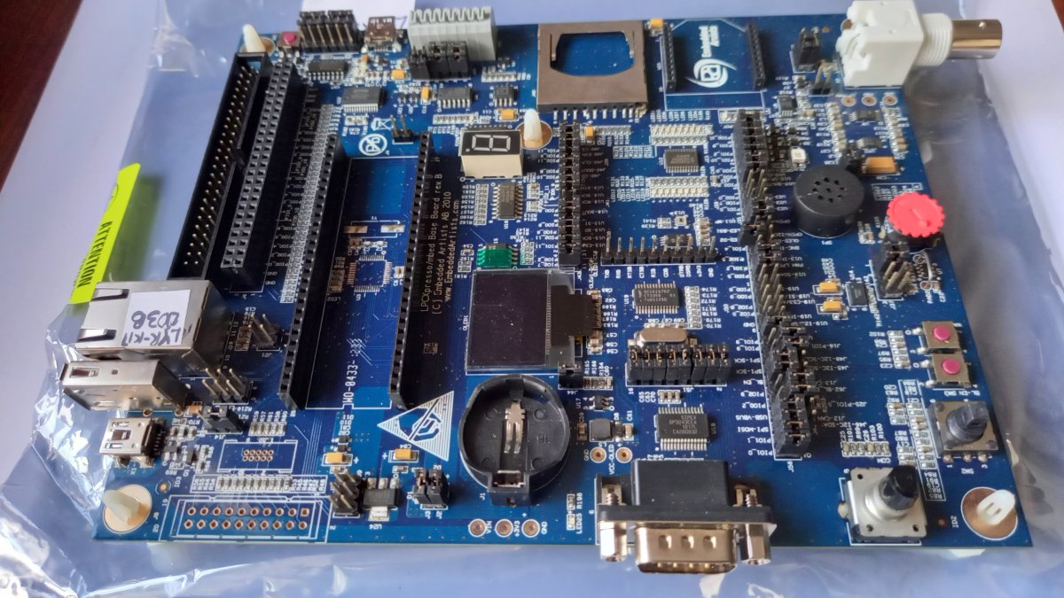 Conjunto LPCXpresso LPC1769: base board EA-XPR-021 + LPC1769 CPU board, 2014, vendidos en conjunto